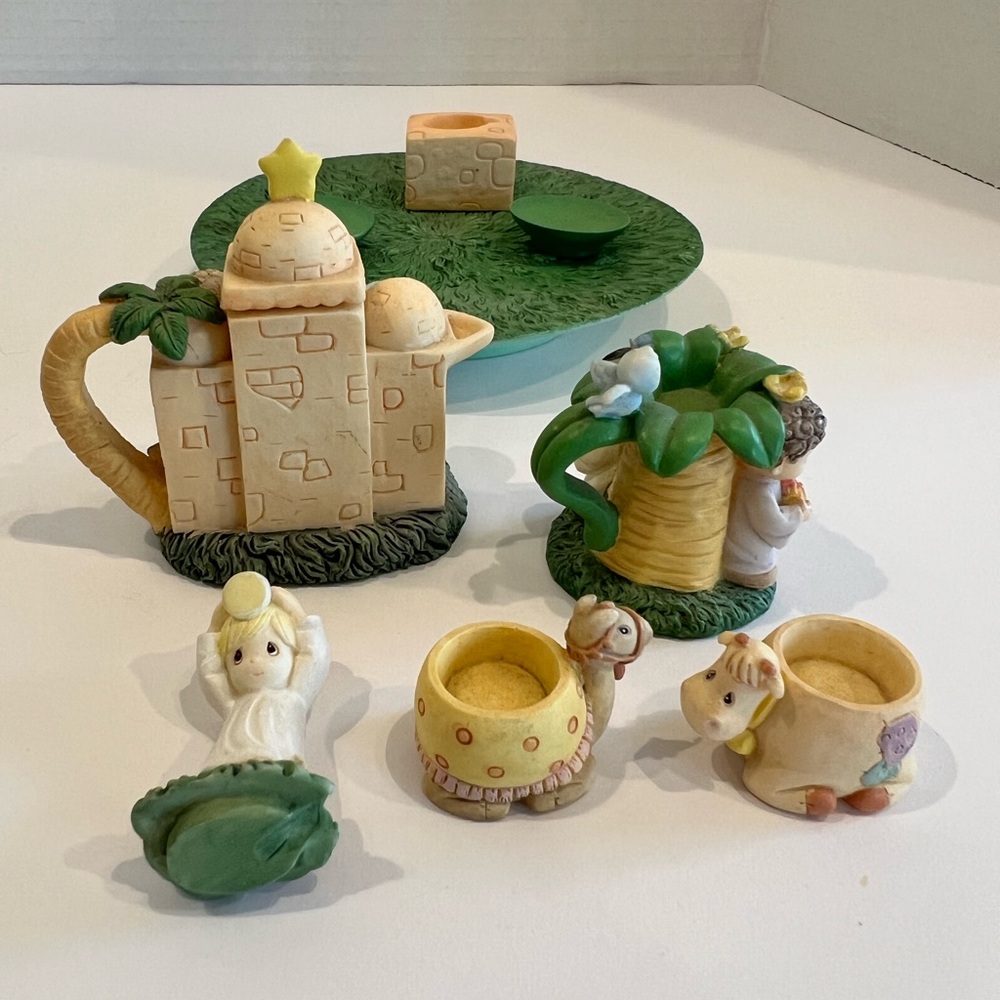 Precious Moments 1998 Nativity Mini Tea
Set Display INCOMPLETE missing spoon - Picture 12 of 13